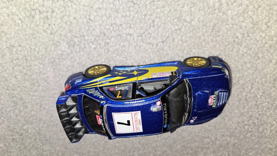 Subaru WRC 2007 escala 1:36 modelo diecast azul por Kinsmart Pull Back Go Foto 3 de 4