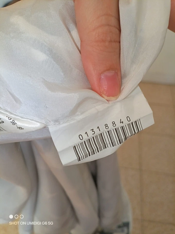 Vestido Vintage Givenchy × Lapine 100% Seda M • Colla de Bolinhas Cinza-Creme - Imagem 3 de 4