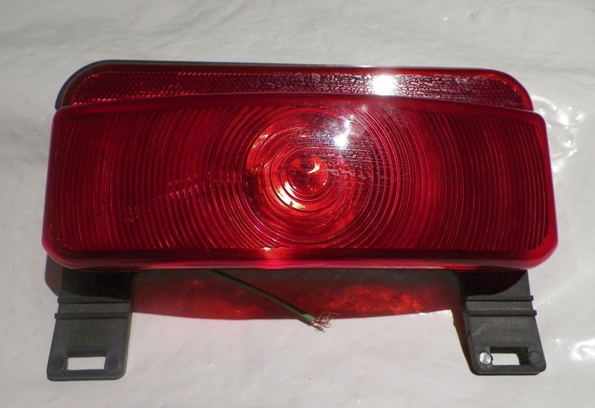 NEW* Command Replacement Tail Light RED 003-81LB License Plate
