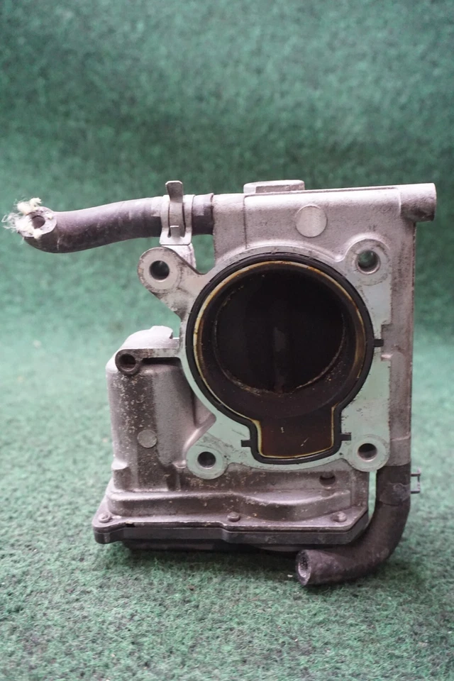 Mazda 6 2007 2,3 L carrocería del acelerador OEM 6M8G9F991A 115.599 millas Foto 3 de 4