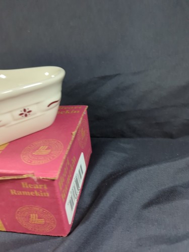 Longaberger Pottery Woven Traditions ‘Traditional Red’ Heart Ramekin Dish 39748 - Picture 3 of 12