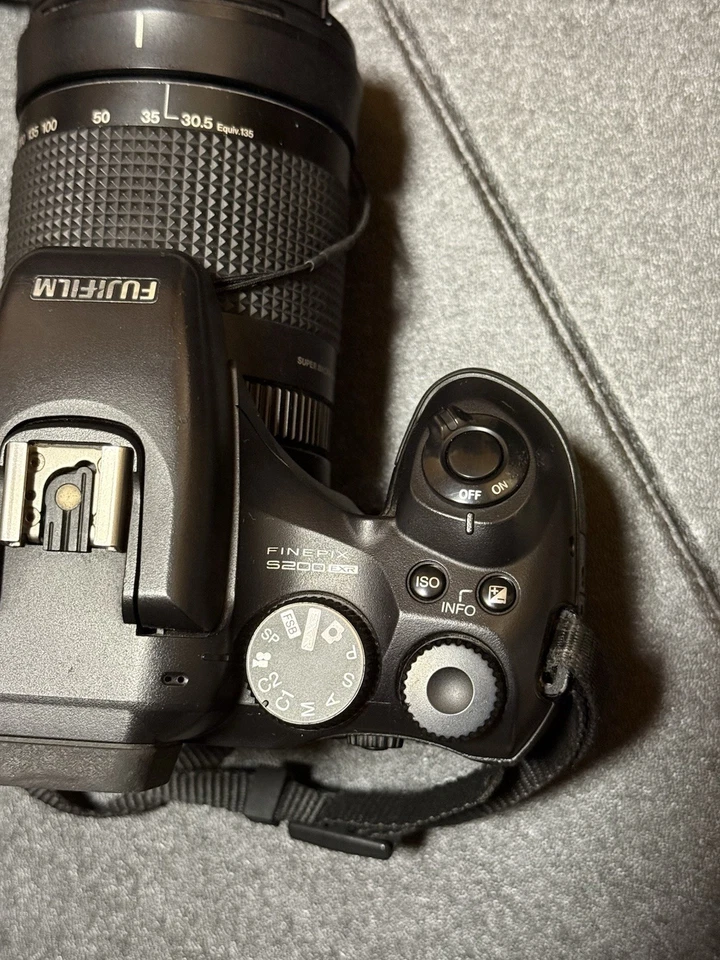 FUJIFILM FINEPIX S200 EXR Appareil Photo Numérique - Photo 2/4