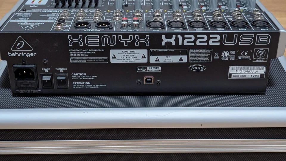 Behringer Xenyx X1222 USB mit Koffer und OVP (sehr guter Zustand) - Bild 3 von 4
