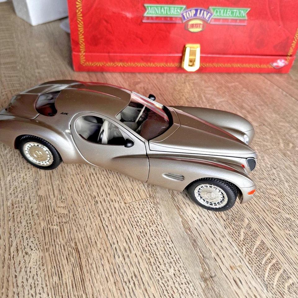 Chrysler Atlantic Concept Top Line 1:18 Scale Diecast Model by Guiloy - Image 4 of 4