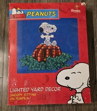 Roman Lights PEANUTS SNOOPY Snoopy Sitting On Pumpkin Lighted Yard Decor 3 Ft