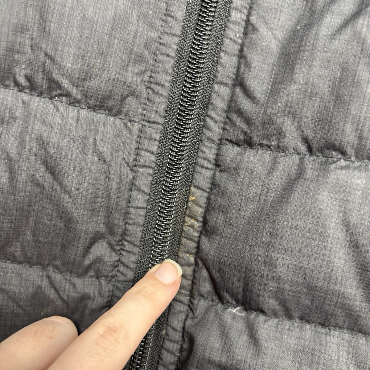 GoLite Goose Down Puffer Jacket Mens Large Black Full Zip Hiking