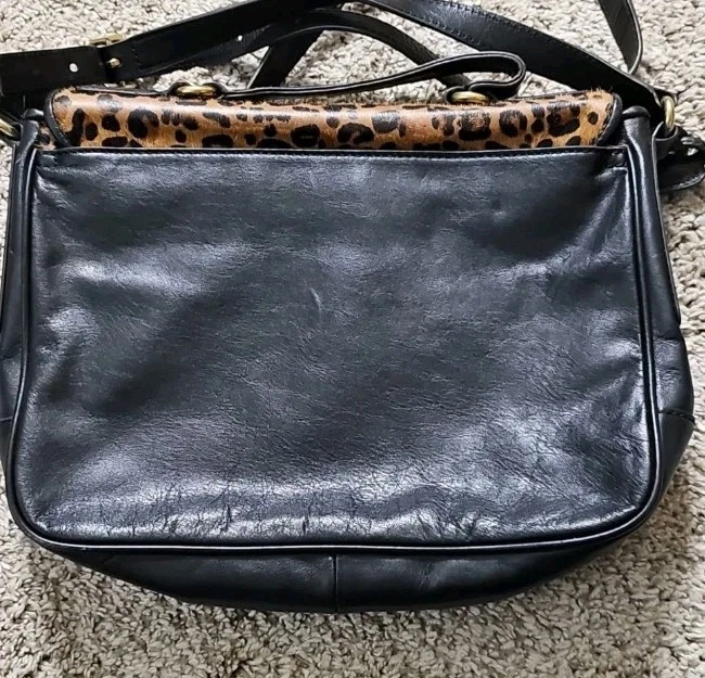 Bolso Bandolera Fossil Memoir Solapa Guepardo Negro Cuero Genuino Pelo de Becerro De Colección Foto 4 de 4