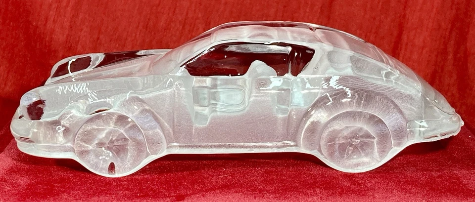 Peso de papel vintage Hofbauer Alemanha vidro transparente e acetinado Porsche Carrera carro - Imagem 4 de 4