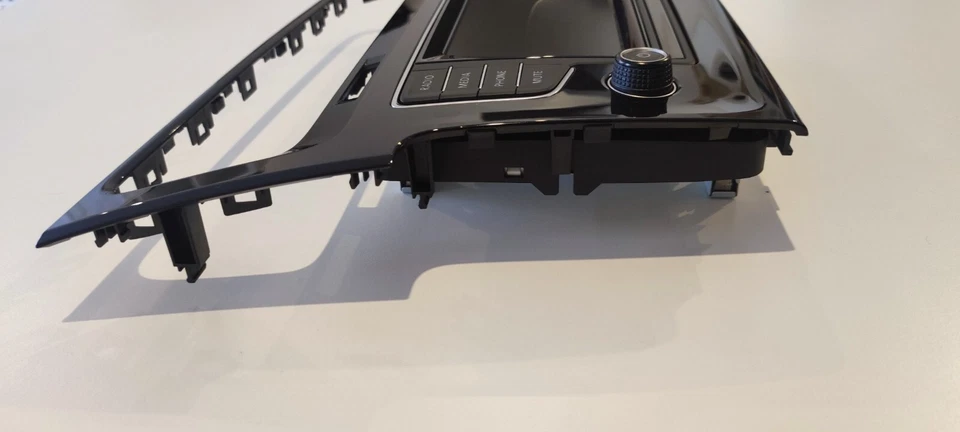 Autoradio Alpine Golf VII originale codice 5G0919605 con mascherina - Immagine 2 di 4