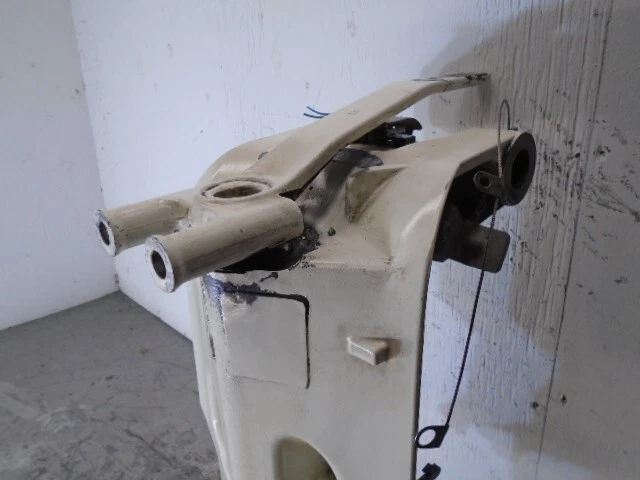 Suzuki 4 Tiempos 200hp Fueraborda SOPORTE GIRATORIO/BRAZO DE DIRECCIÓN 200 CV DF200A Piezas Foto 2 de 4