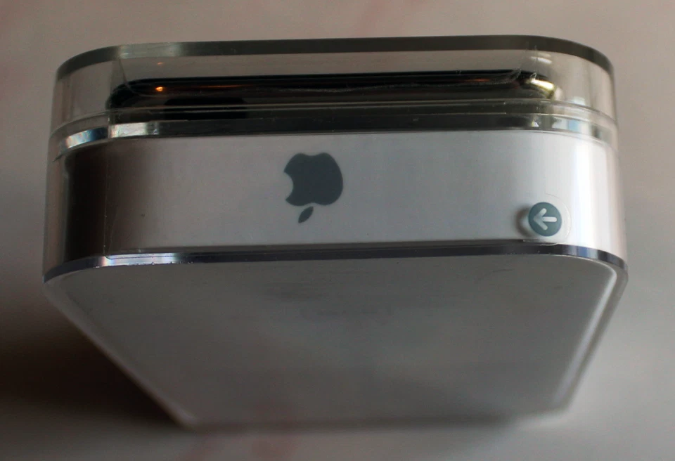 ORIGINAL iPod Touch 4th Generation Model A1367 BLACK 16GB - Image 2 of 4