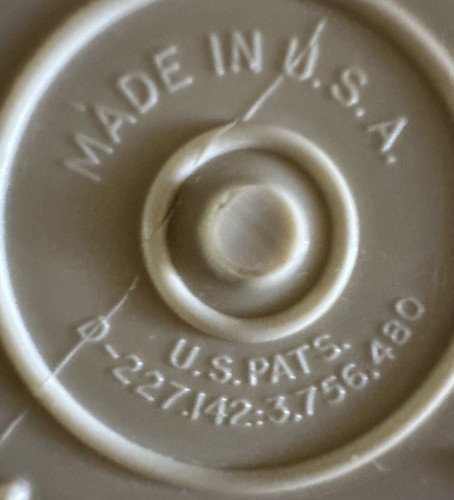 Vintage Tupperware 1 Qt Pitcher 874-14 Almond Harvest Gold Push Button Lid - Picture 10 of 10