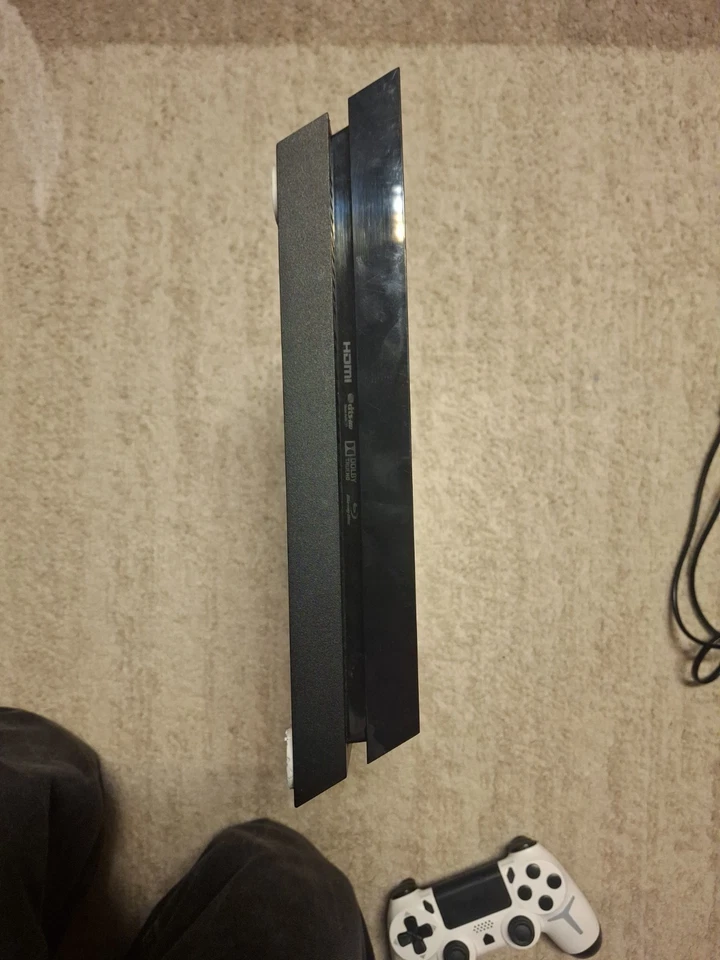 Sony PlayStation 4, Foto 2 von 5