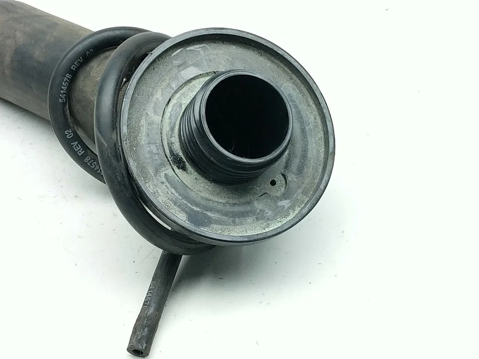 Manguera de llenado de combustible de gas Polaris Slingshot SL 17 5414709 Foto 2 de 4