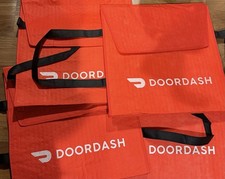 Lot of 4  DOORDASH  13x15x9  Zippered Insulated Delivery Bag / Tote 