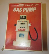 Tin toy 1960's Buddy-L USA bat.op FILL-R-UP GAS PUMP nice complete with or. box.
