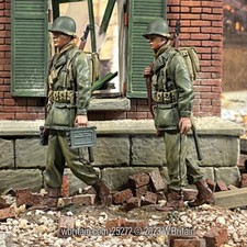 W.Britain 25272 "Slogging Along" Two U.S. Infantrymen Marching Britains