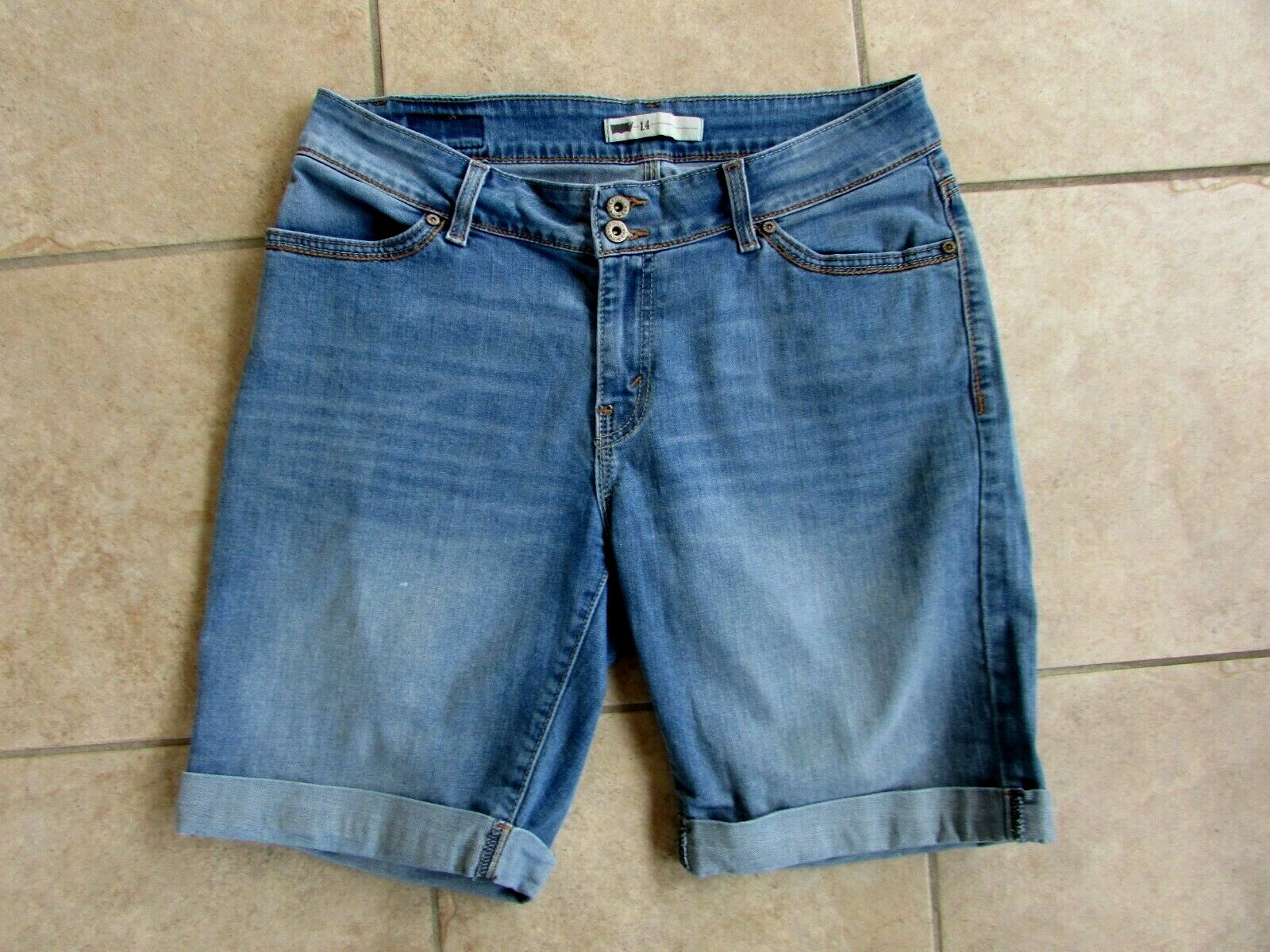 Levis Womens Bermuda Jean Shorts Size 