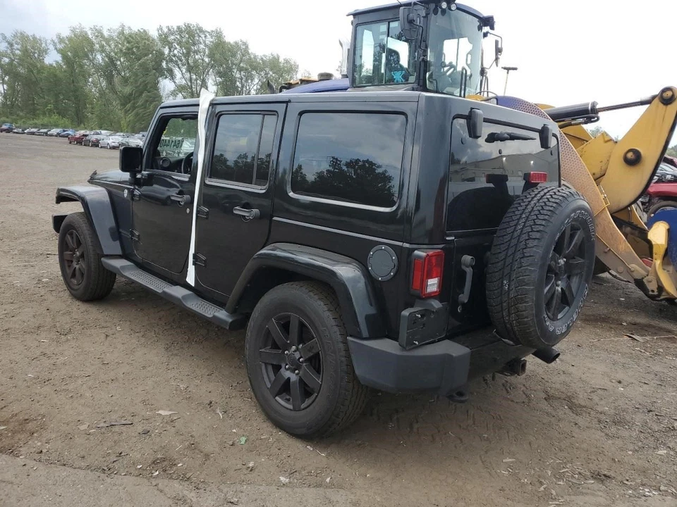 (LOCAL PICKUP ONLY) Hood VIN W 6th Digit Jk Body Flat Center Fits 13-18 WRANGLER Foto 3 de 4