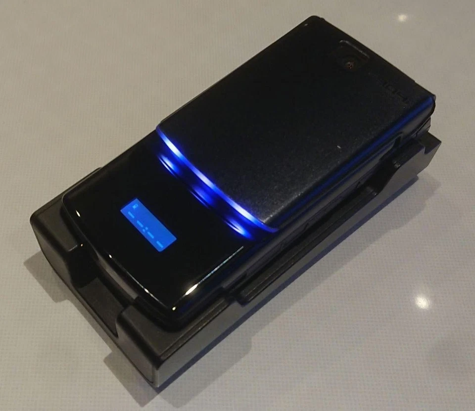 Teléfono celular móvil Docomo F904i negro japonés plegable FOMA Fujitsu Japón Foto 3 de 4