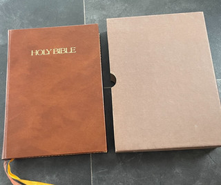 Hodder & Stoughton NIV Bible Large Print Leather Cover