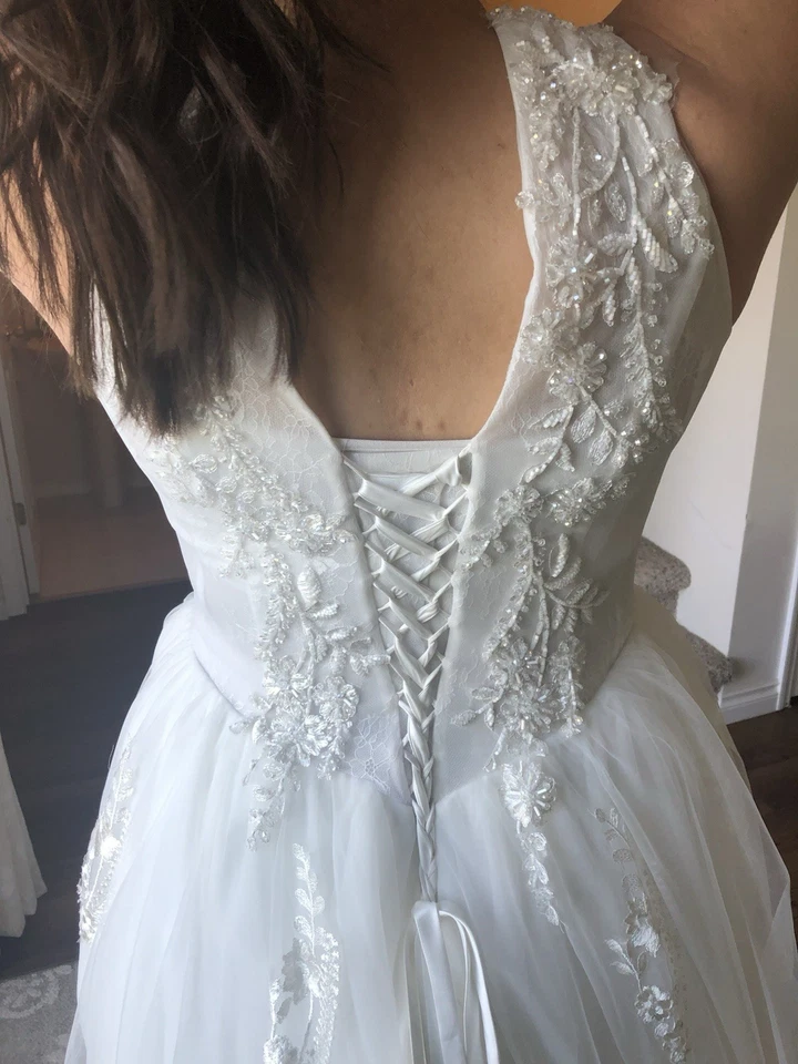 Wedding Dress Lace Ivory Extra Long Train - Size 14 - Image 3 of 4