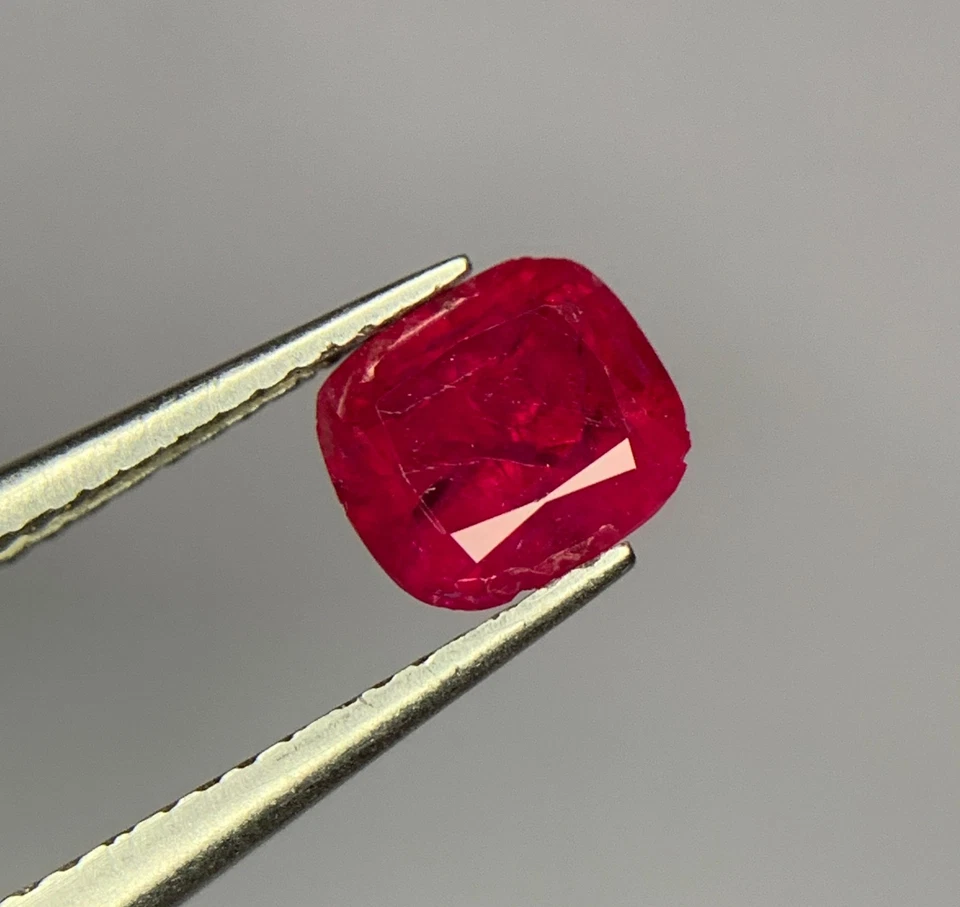 0.90 CT Natural Ruby Cut Unheated Loose Gemstone Faceted from Afghanistan - Image 2 of 4