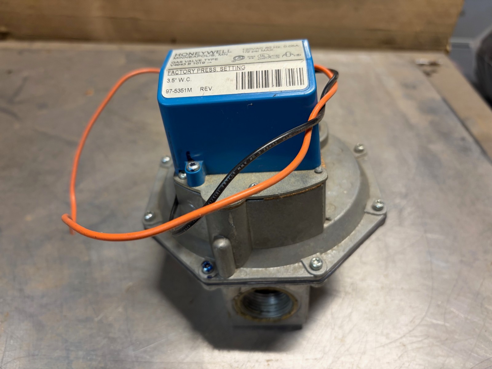 Honeywell V4943B Gas Control Safety Valve Industrial Burner Boiler HVAC