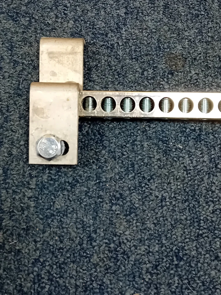 Eaton / Memshield 2 - 400 amp Earth Bar taken from a 12 way Panel board). - Image 3 of 4