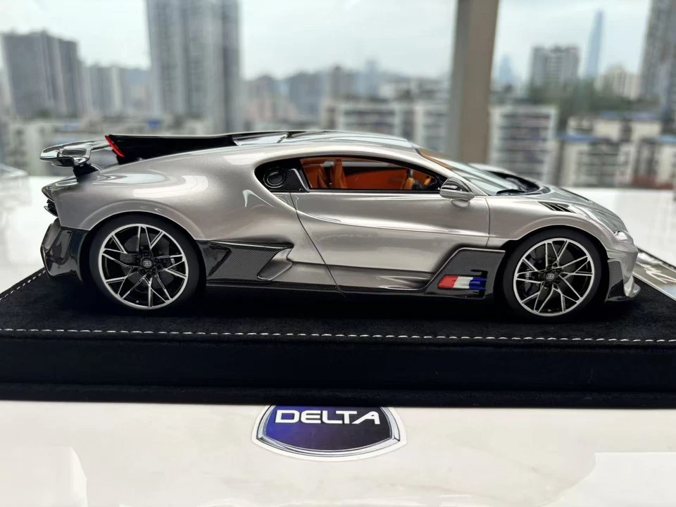 1/18 Henson & Heaven HH Model Bugatti Divo Sliver - Image 3 of 4