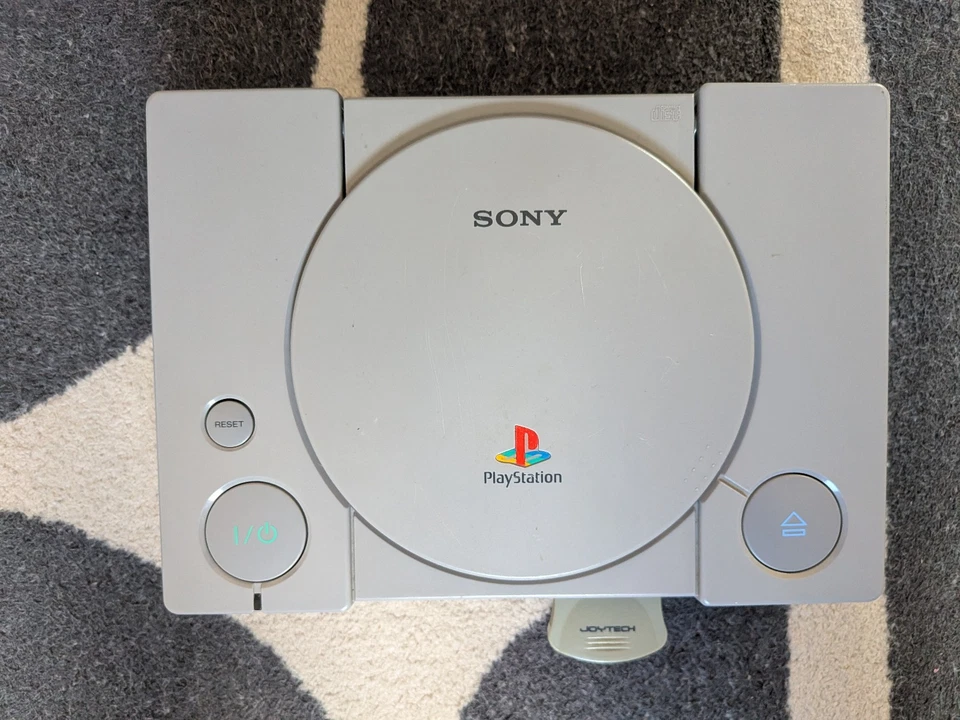 Sony PlayStation, photo 3 of 5