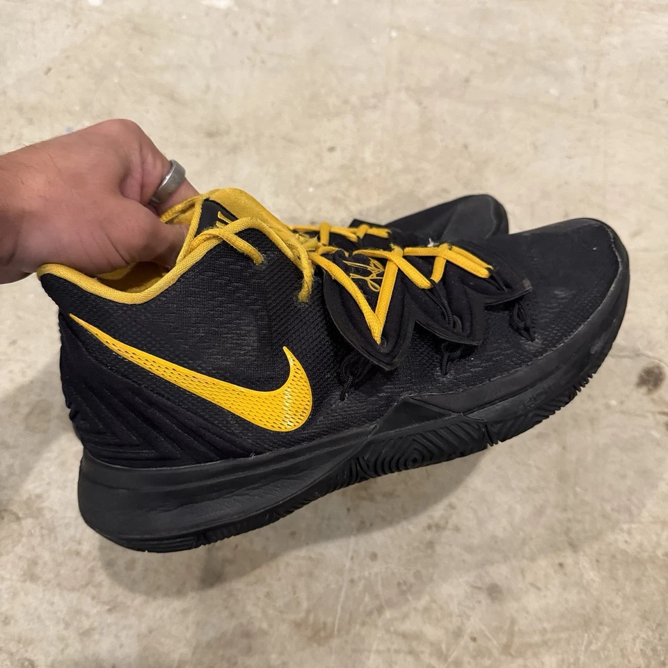 Size 12 - Nike Kyrie 5 iD Black And Yellow - Image 3 of 4