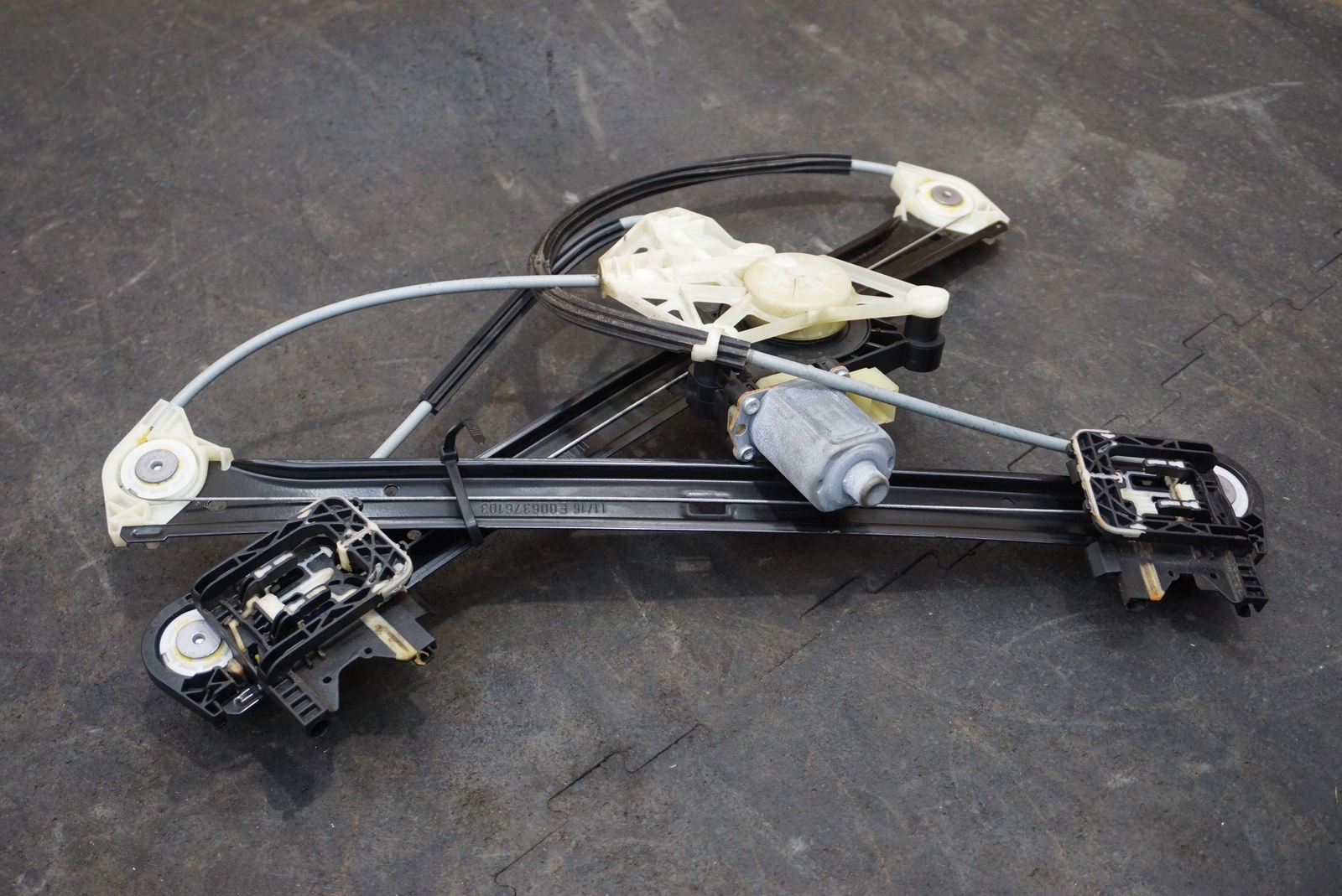 Rear Left Door Window Regulator Motor Assembly OEM 4M0839461A Bentley Bentayga