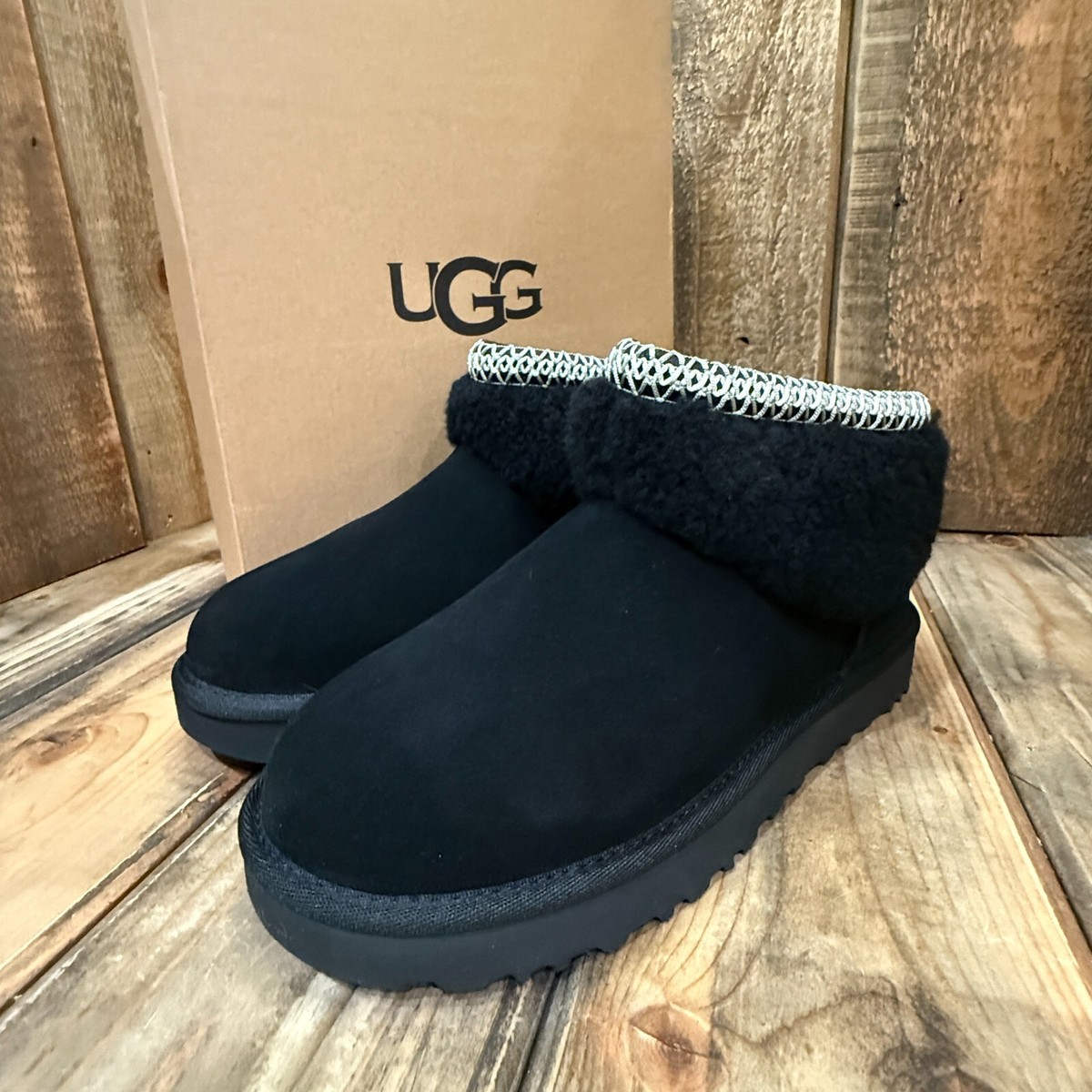UGG WOMENS CLASSIC ULTRA MINI MAXI CURLY BOOT SIZE US 6 ~ BLACK | eBay