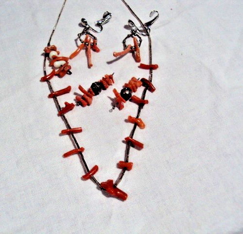 Lotto Vintage Argento Liquido Ramo Corallo Collana 17" e Orecchini Clip + 3 Pezzi - Foto 2 di 8