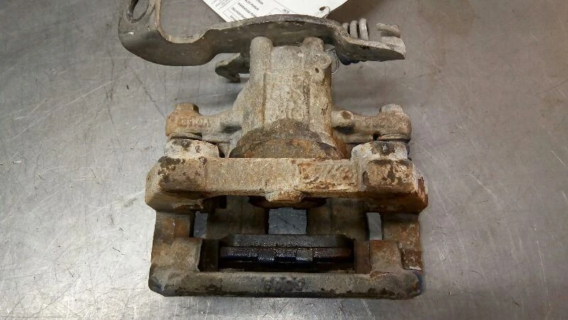 Pinza trasera izquierda Ford Quinientos 6311160 2006 Foto 4 de 4