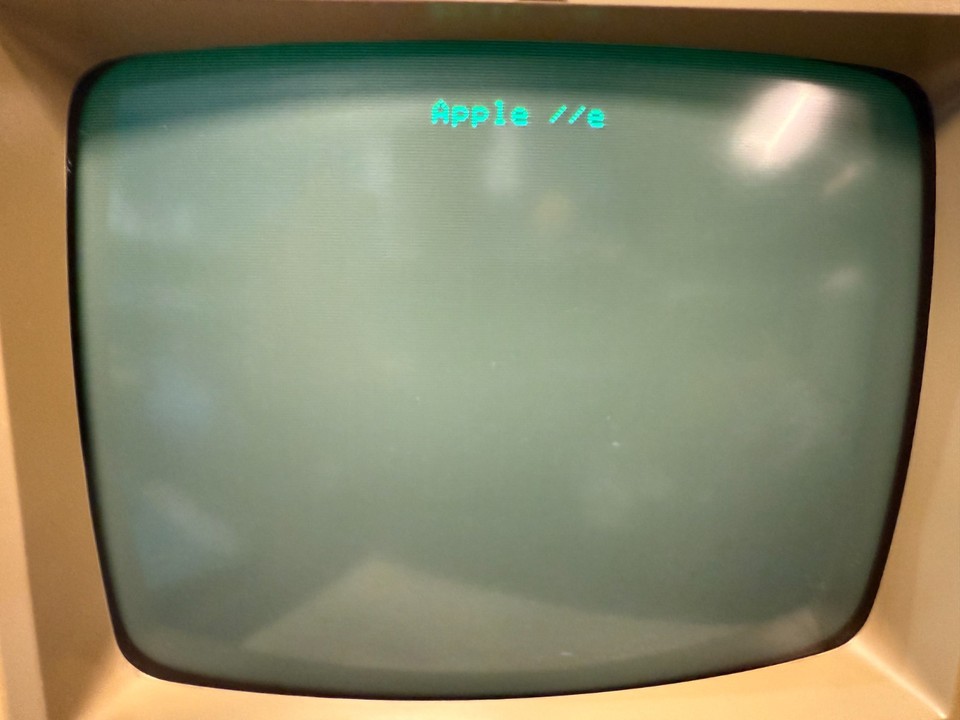 1983 Apple II IIe II+ Plus III Green CRT Monochrome Monitor A2M2010 ...