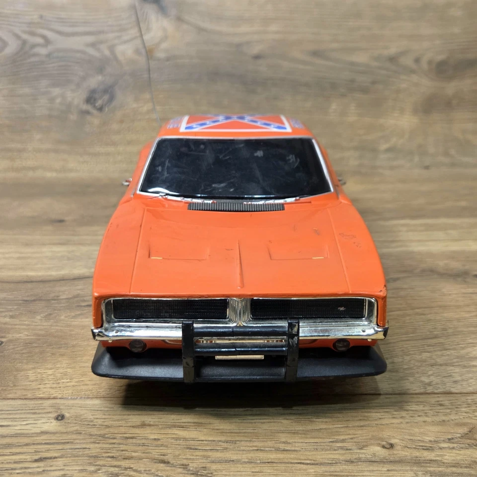 Vintage Malibu 2005 Dukes of Hazzard General Lee RC Car 1/18 No Remote - Image 4 of 4