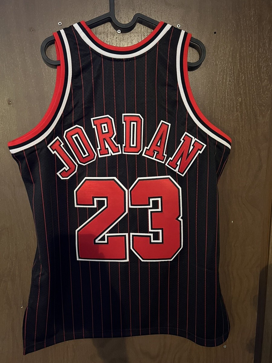 Mitchell & Ness NBA Chicago Bulls Authentic Jersey Michael Jordan