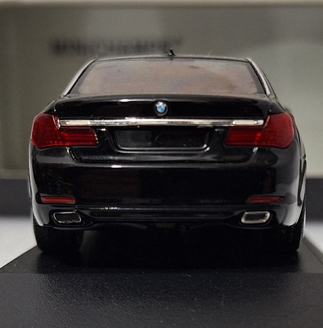BMW 7-Series F02 2008 Back 1:43 Minichamps 431027000 EXTREMELY