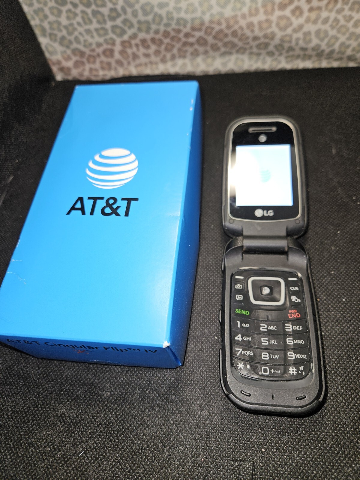 LG B470 Black (AT&T) Prepaid 3G GSM Basic Flip Cell Phone With Cover