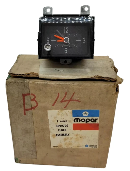 Chrysler New Yorker Newport 1974-1978 carrocería C tablero de instrumentos paquete de reloj 3592702 nuevo de stock Foto 2 de 4