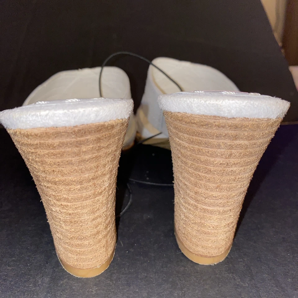 Sandalia de cuero blanco tacón alto punta abierta deslizable zapato talla 8 nuevo BANDOLINO para mujer Foto 2 de 4