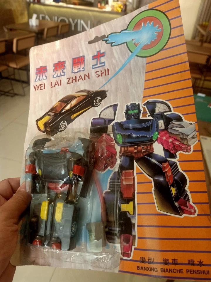 Vintage Bootleg Transformers G1 Stormtrooper Decepticon Rage Squirting - Image 2 of 4