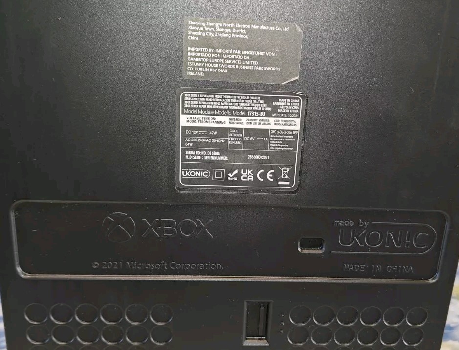 Mini frigo replica Xbox Series X foto 5