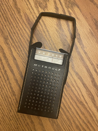 Vintage Motorola 10 Transistor Radio & Case Collectible Electronics USA