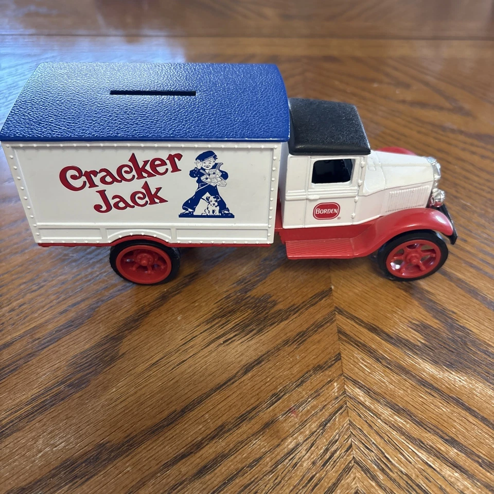 Camión de reparto Ertl 1931 Hawkeye Cracker Jack 1996 banco de metal fundido a presión, sin caja. Foto 2 de 4