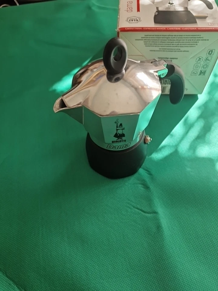 Bialetti Moka Express 3 Tazze Caffettiera Moka in Alluminio - Argento - Immagine 2 di 4