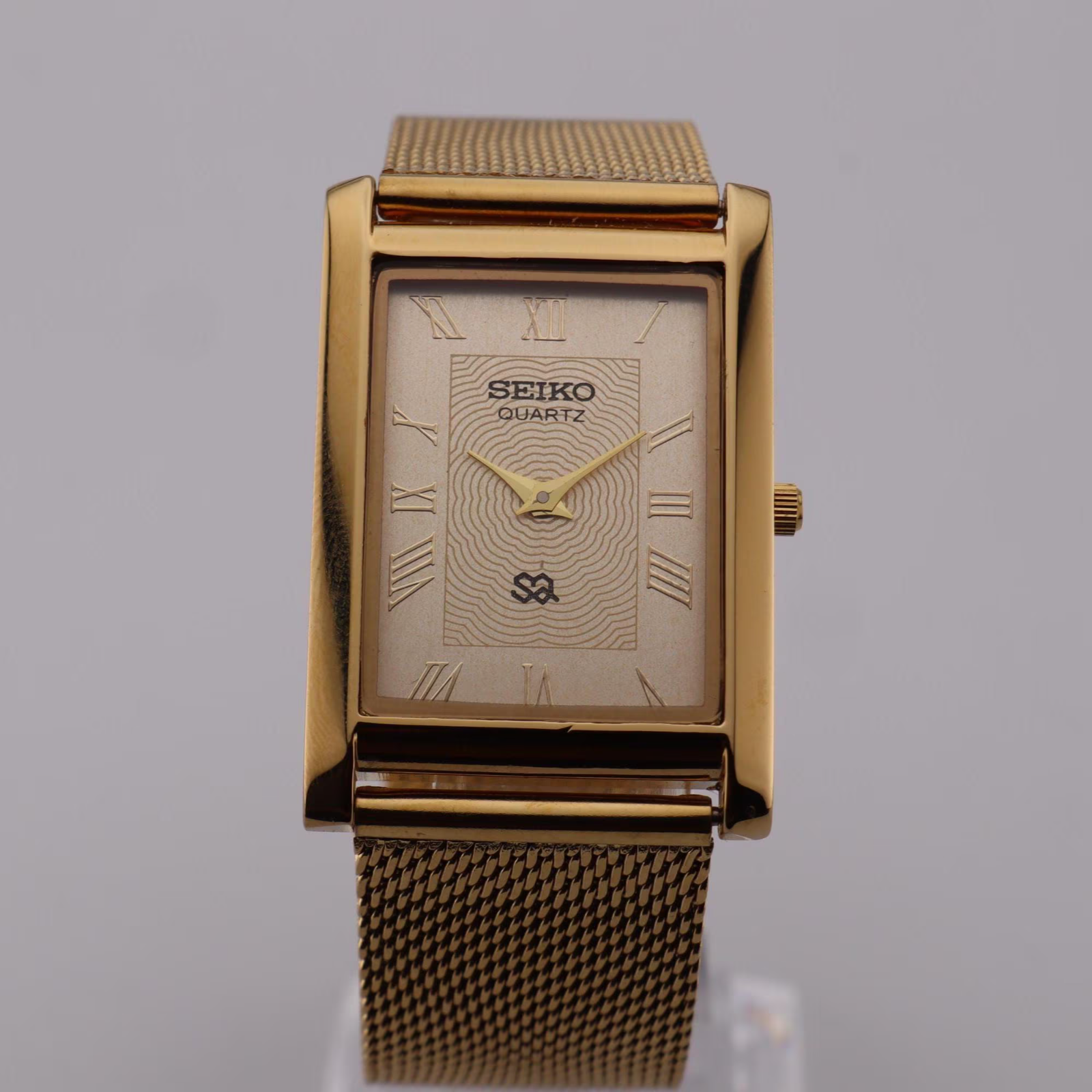 Vintage Seiko Slim Quartz Gold Dial Men's Wrist Watch with Mesh Band
