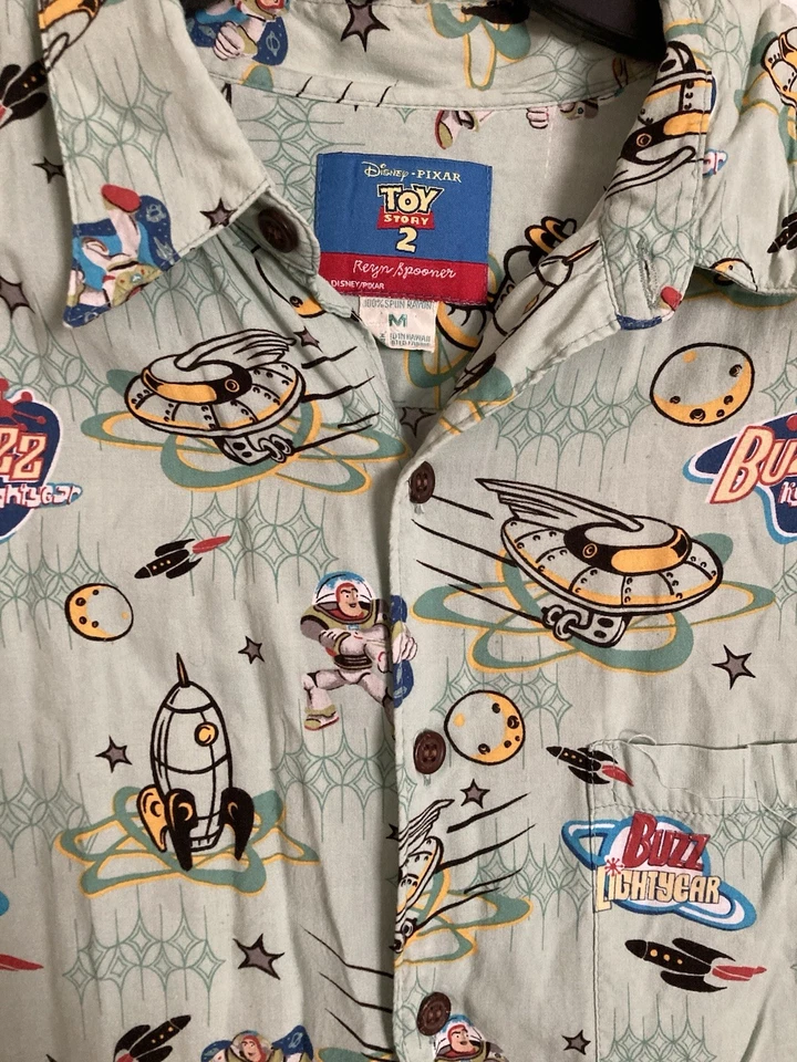 Camisa masculina Reyn Spooner Disney Pixar 1999 Toy Story 2 Buzz Lightyear M RARA! - Imagem 3 de 4
